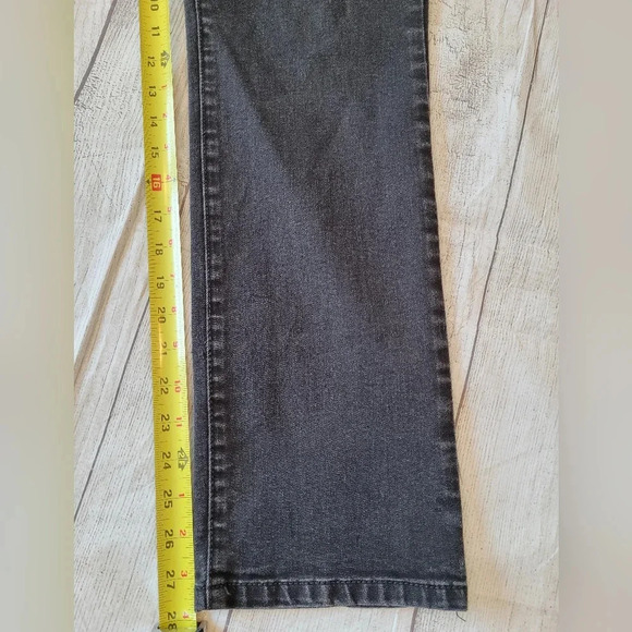 Chicos Fabulously Slimming •Size 1 (8) Short• Black Denim Jeans - Picture 7 of 9
